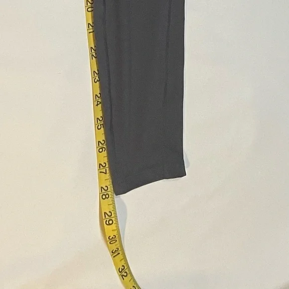 HALARA Leggings in Volcanic Ash, Sz XS. Full length - Picture 6 of 8